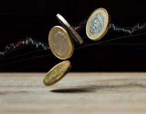 陈茂波：香港预计今年发出稳定币牌照